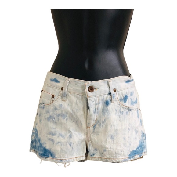 Goldsign acid wash look slight distressed light blue jeans denim shorts size 25‎ - Picture 1 of 16